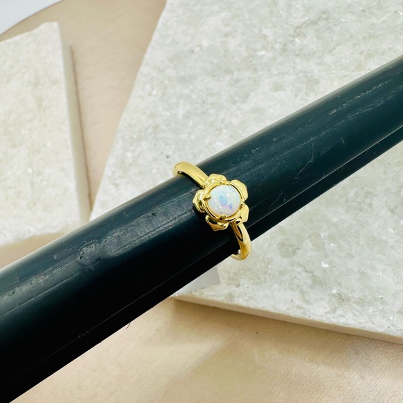 NEW! Kendra Scott Bright White Kyocera Opal Susie Gold Band Ring - Picture 14 of 17